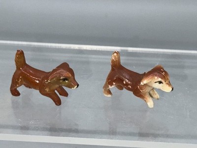 Altfiguren Tiere Hunde 2 verschiedene junge Hunde auf Sprung Katalogwert 120 