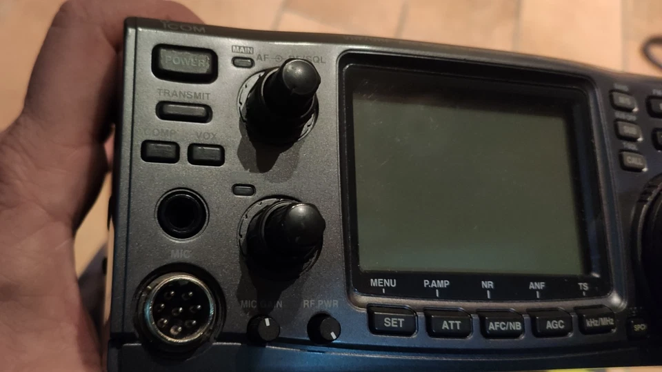 Icom Ic-910 H Ricetrasmettitore Vhf/uhf All Mode - LEGGI BENE - Immagine 3 di 4