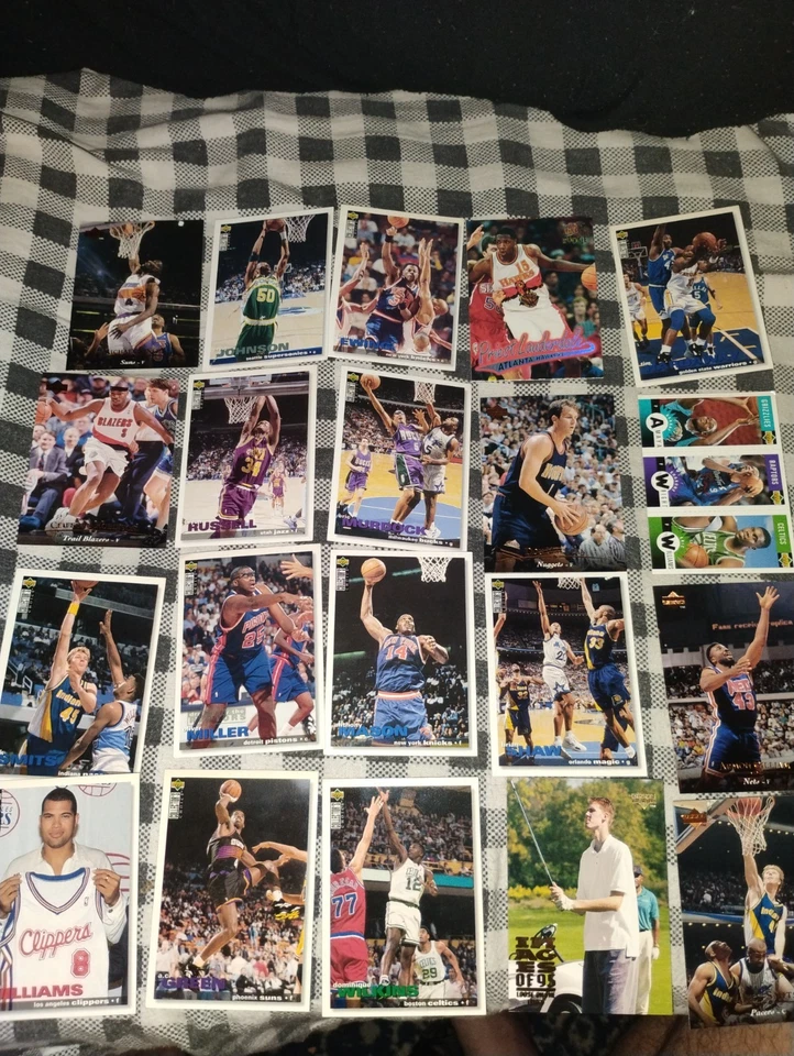 Cartas de jugador 1995 NBA UPPER DECK--115 cartas diferentes, sin clasificar casi como nuevas. Foto 3 de 4