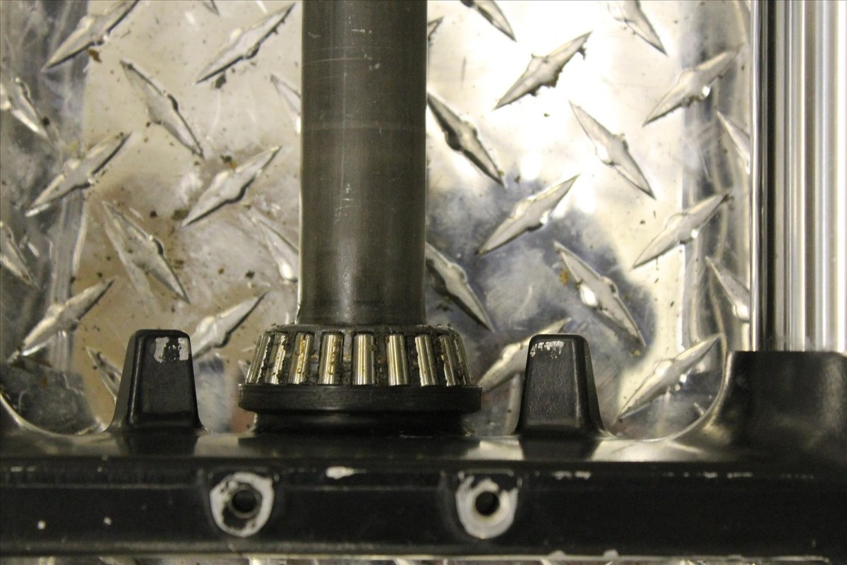 1992 KAWASAKI ZX 1100 NINJA FRONT FORK TUBES LOWER TRIPLE TREE