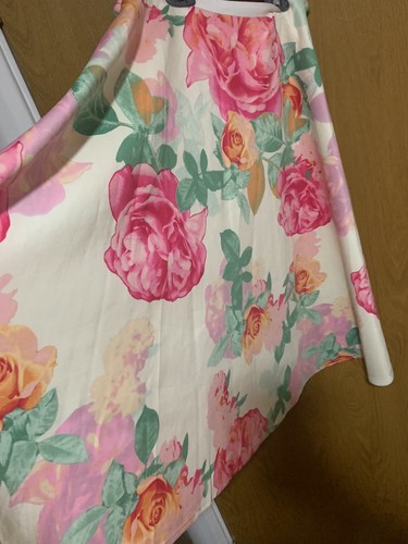 boohoo size 10 flowery skirt - 第 2/3 張圖片