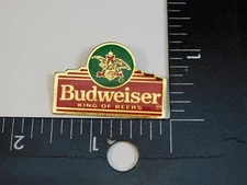 ANHEUSER BUSCH BREWING CO. BUDWEISER KING OF BEERS ADVERTISEMENT PIN