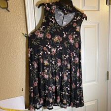 Rue 21 Women LARGE Sun Dress Sleeveless Floral Summer Fashion Faded Style Adult 