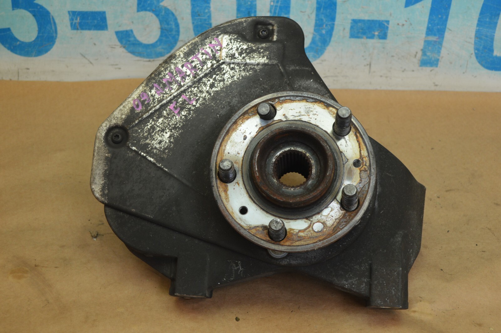 2009 ASTON MARTIN VANTAGE V8 FRONT LEFT DRIVER SIDE SPINDLE KNUCKLE HUB BEARING
