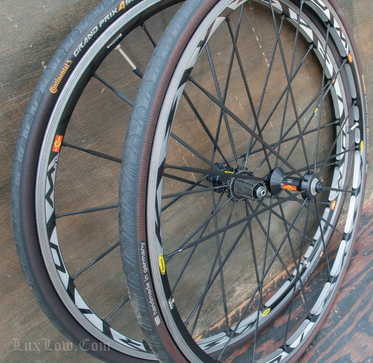 Mavic road 2024 bike wheels
