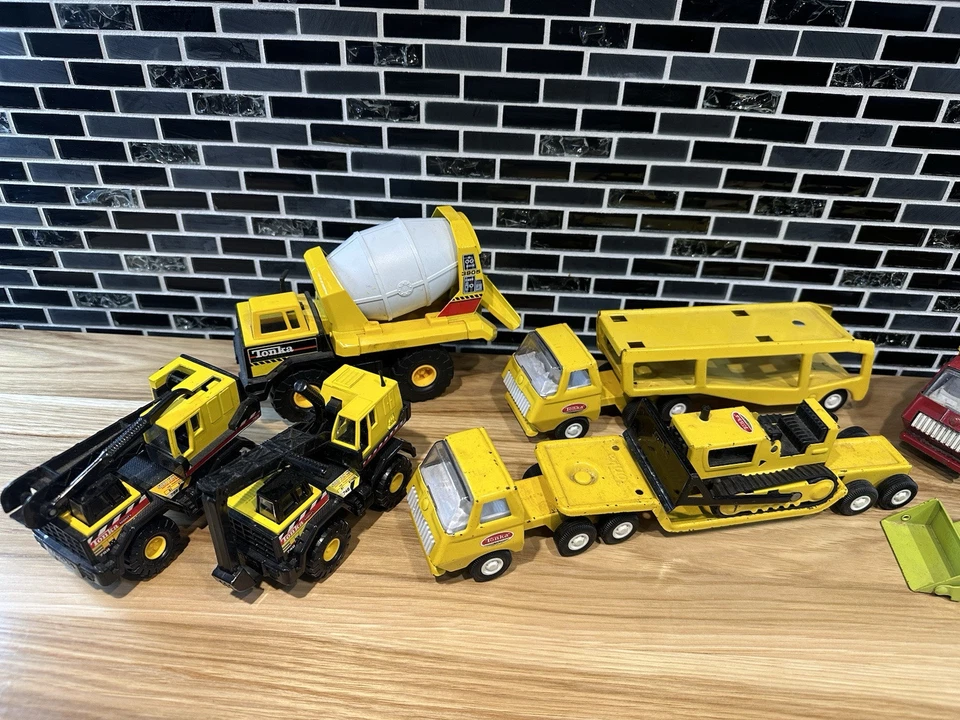 Lot of 18 Mini Tonka Trucks And Cars - Image 3 of 4