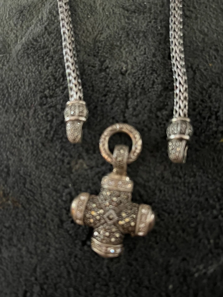 Collar Marcasile con cruz Foto 3 de 4