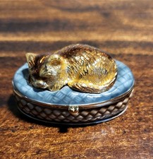 Vintage MONET Sleeping Cat HINGED Magnet Enam...
