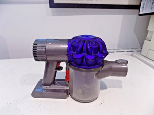 Dyson V6 Animal Staubsauger Hauptteil Handmotor + Akku TEILE T1