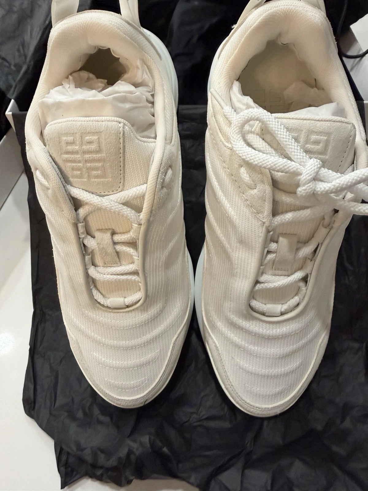 Givenchy — Women’s Givenchy sneakers in White Size 40