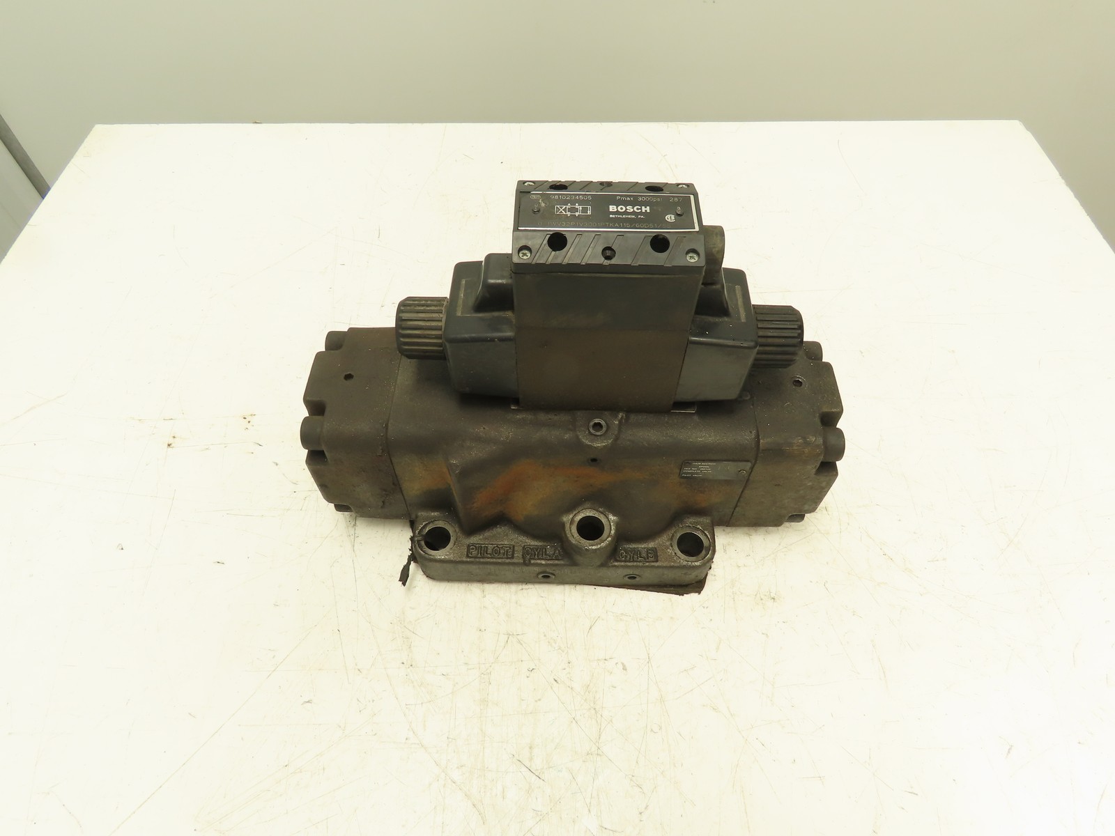 Bosch 081WV32P1V3001PTKA115 Directional Control Solenoid Valve 115V 9810234505