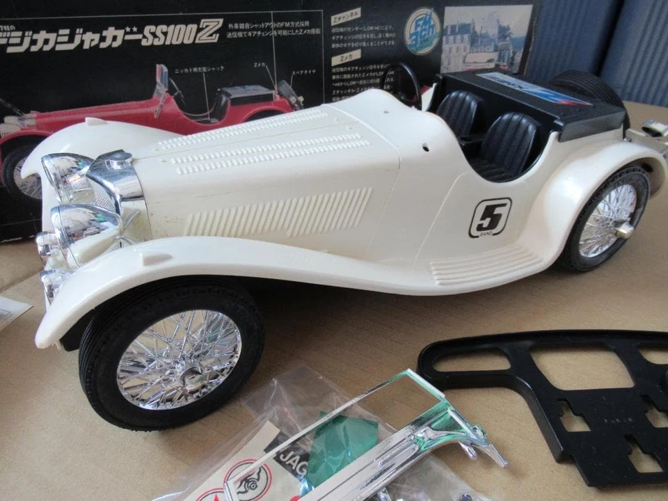 Rare jouet ancien neuf Jaguar SS100 Epoch Co. radiocommandé à réparer - Photo 2/4