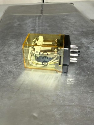 IDEC RR3PA-UL Plug-In RELAY 3PDT 10A 120VAC