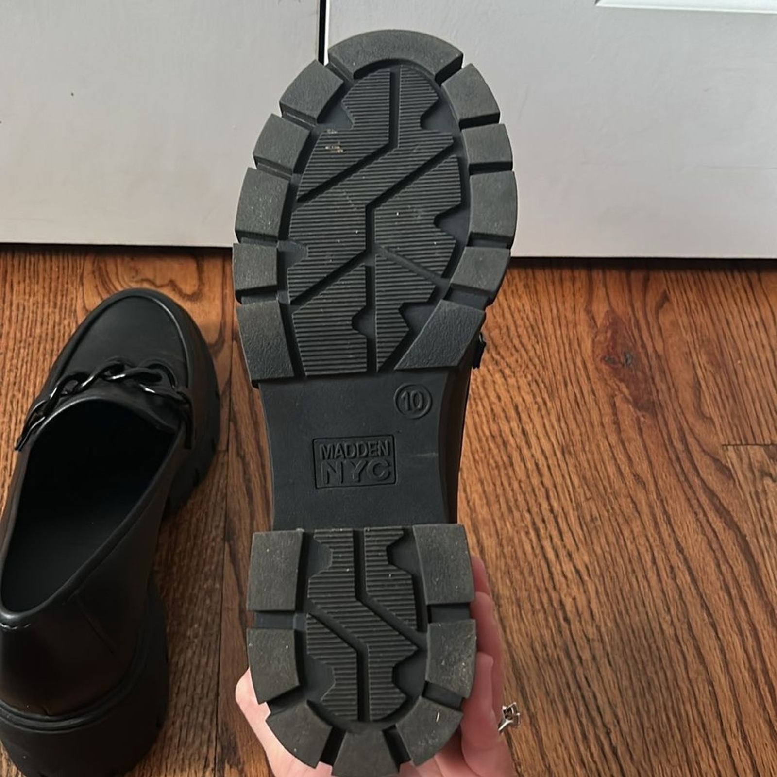 SAOLA Mocassini donna Madden NYC suola a strappo catena accento taglia 10