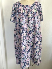 Vintage Floral Patio Dress Women's MuuMuu with Pockets!!
