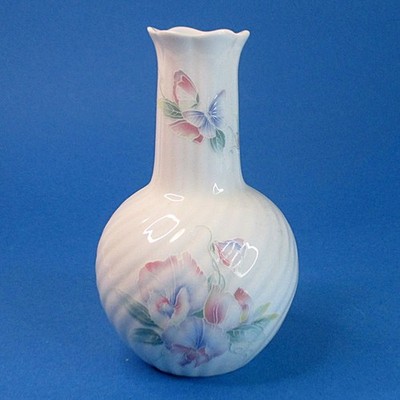 Aynsley - Little Sweetheart Bud Vase - Fine Bone China - Made in England 12 cm