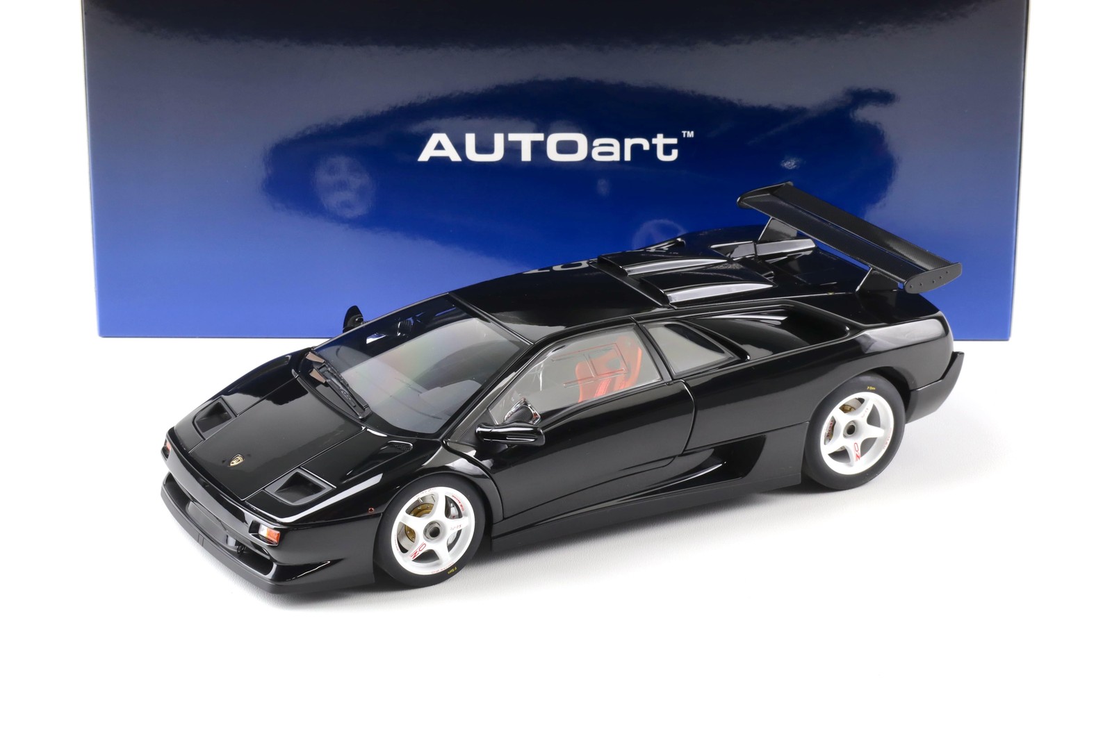 1:18 AUTOart Lamborghini Diablo SV-R 1996 Deep Black 79146