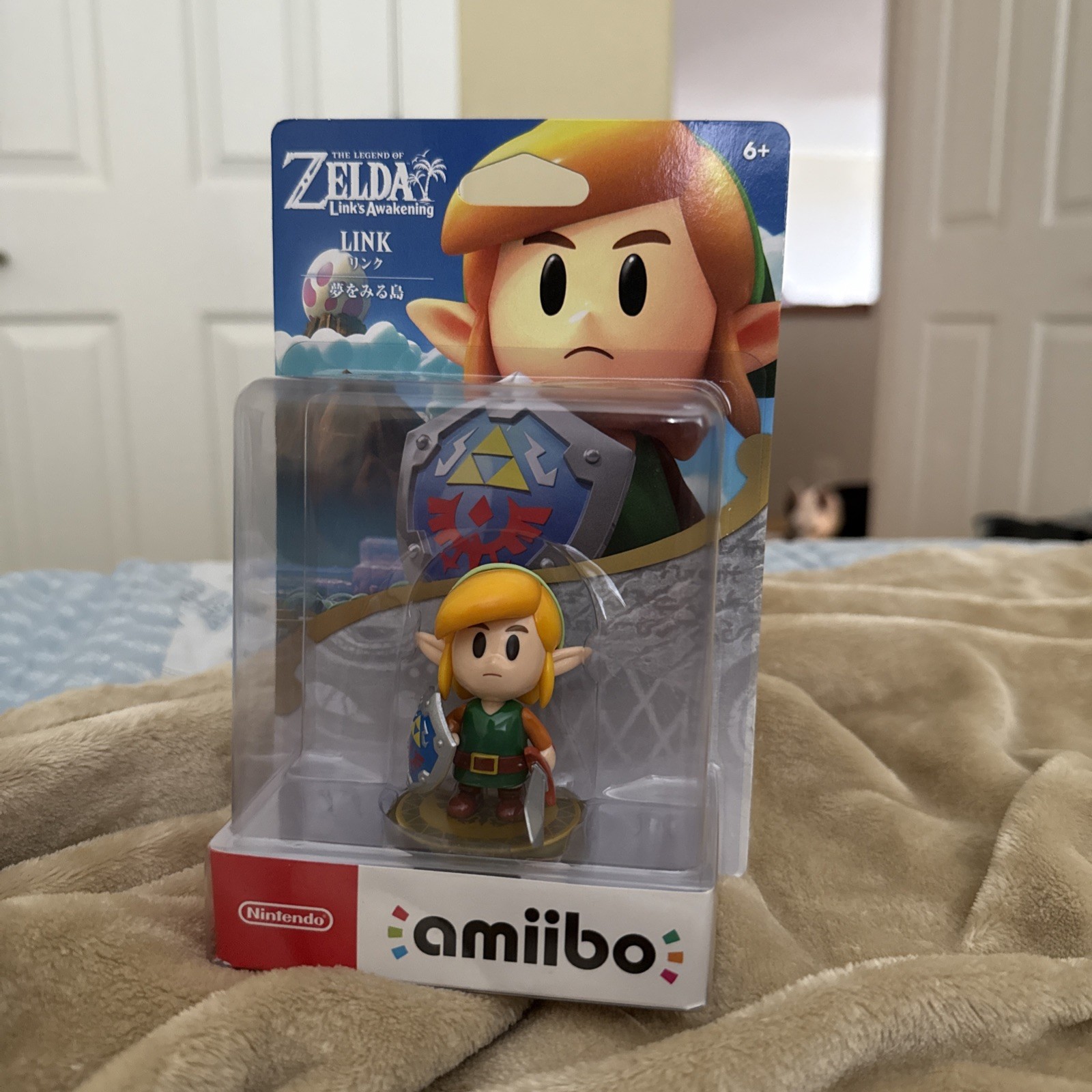 Nintendo amiibo Link The Legend of Zelda Link's Awakening Figure