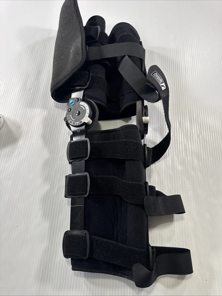 OSSUR  FORMFIT Cool Act ROM Knee Brace Adjustable Knee Brace  Right /left Size S - Image 2 of 4