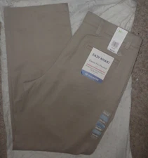 DOCKERS Mens EASY KHAKI CLASSIC-FIT PLEATED STRETCH PANTS~Size 34 X 31/32~NEW