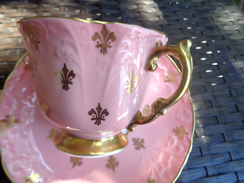 AYNSLEY Fleur De Lis VINTAGE Bone China PINK TEA CUP & SAUCER England - Picture 9 of 16