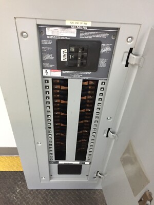 SIEMENS 100 AMP 208/120 VOLT 3 PHASE 42 CIRCUIT MAIN BREAKER PANEL