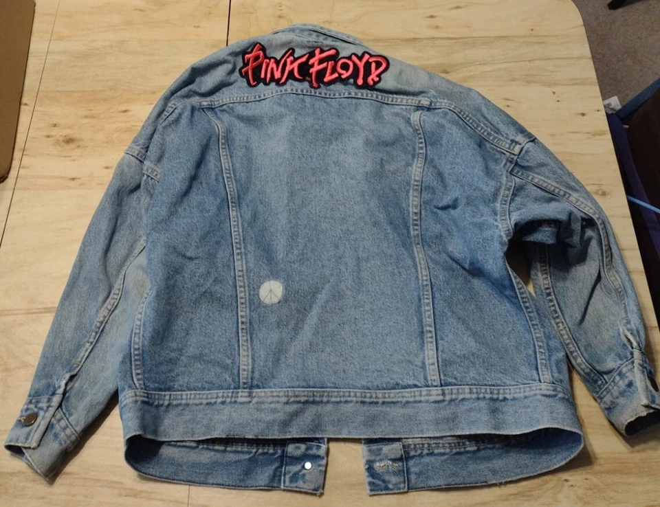 Lee Denim Jacket Size S PATD 153438 With 1980s Rock Music Patches Vintage - Image 2 of 4