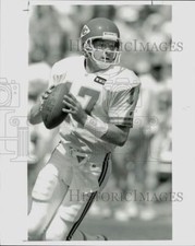 1992 Press Photo Dave Krieg, Kansas City Chiefs football quarterback #17