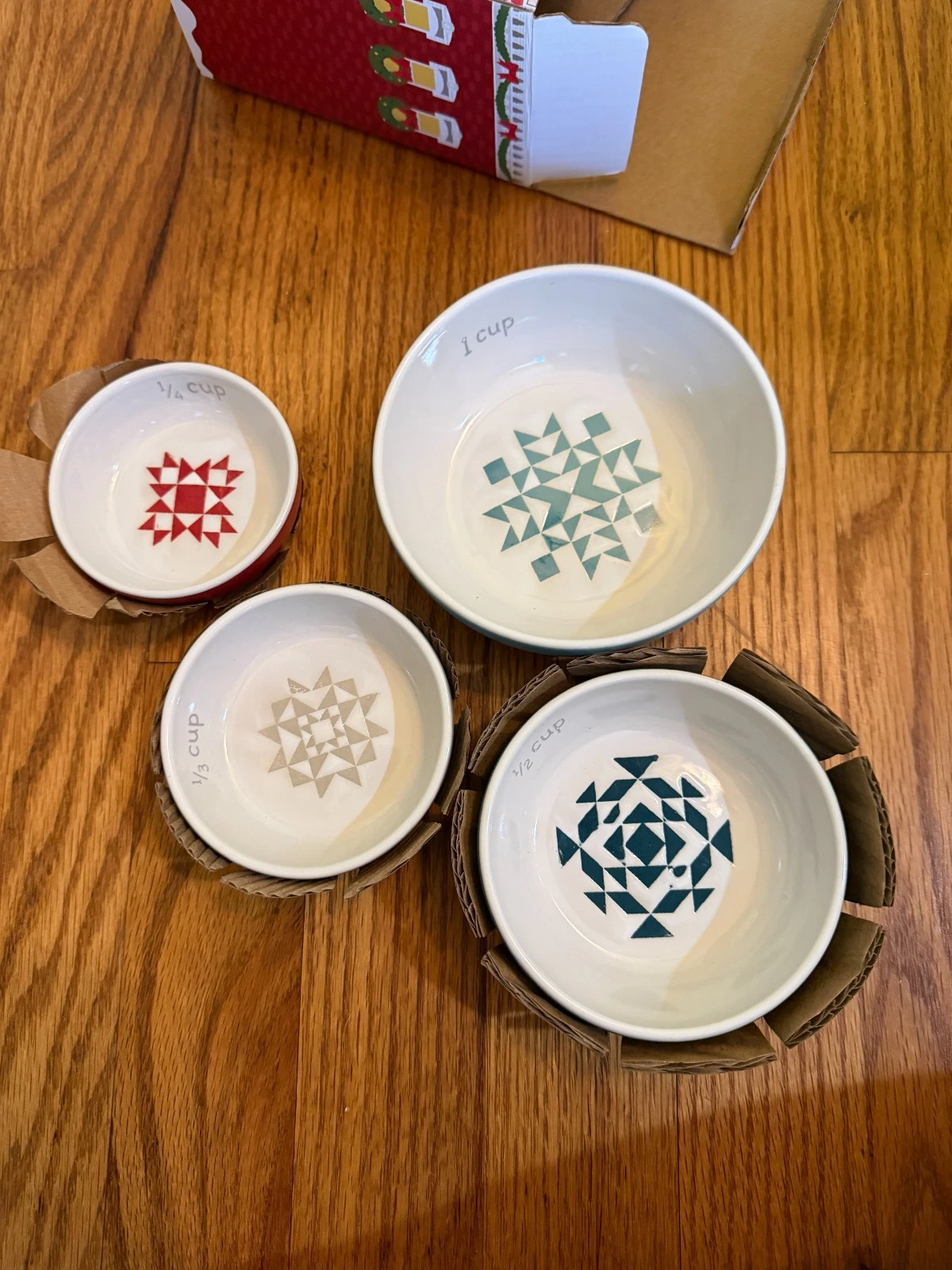 Missouri Star Jenny's Countdown Box Complete Measuring Set of 4 Bowls
