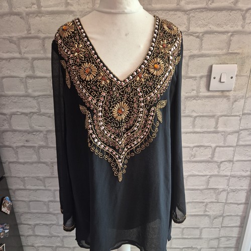 Atemberaubendes schwarzes Chiffon-Top mit Perlen Größe 16 Top Zustand
