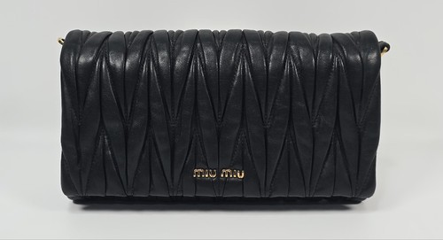 Miu Miu Matelassé Logo Schultertasche 22x12x3.5 124375170 - Picture 2 of 10