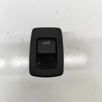 BMW X2 F39 Heckklappen-Öffnungsschalter 9299447 2.0 Diesel 110 kW 2019 31798575 - Bild 1 von 4
