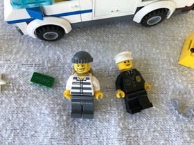LEGO 7286 CITY Prisoner Transport 100% Complete