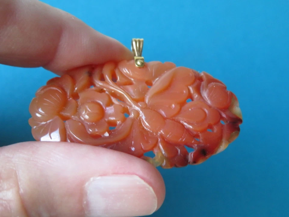 中国雕刻椭圆形玛瑙,卡内利吊坠 - 蝴蝶和花朵 - QING — 第 4/4 张图片