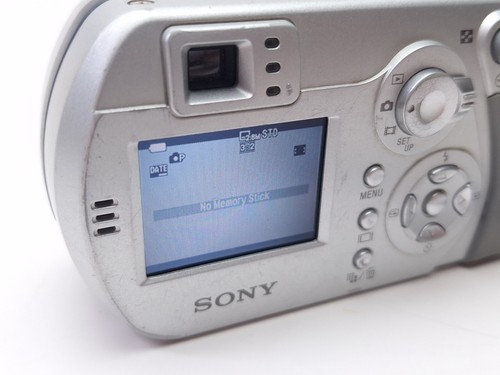 Appareil photo numérique Sony DSC-P32 3,2 mégapixels Smart Zoom *PAS DE ZOOM* - Photo 4 sur 9