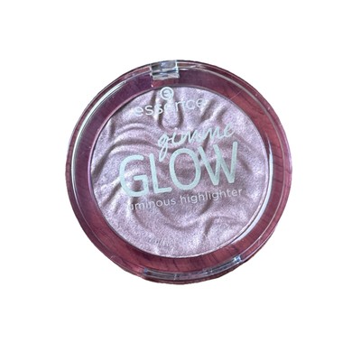 essence gimme GLOW Luminours Highlighter. 10 Glowy Champagne 