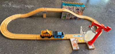 Leap & Splash Dolphin Rescue Complete Thomas And Friends Wooden Railway train