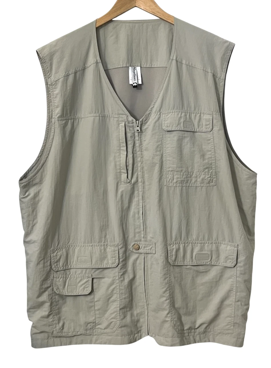 Magellans Travel Vest XXL Khaki Safari Fishing Hiking Multi Pocket Mesh Lined