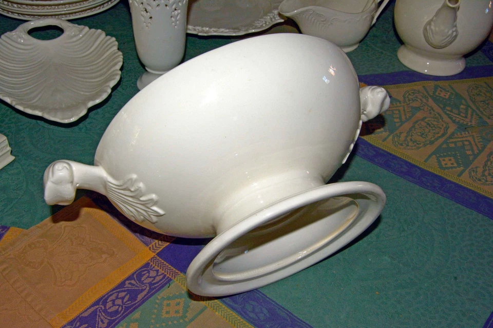 altes Royal Classical Creamware - Suppenterine - Bild 3 von 4