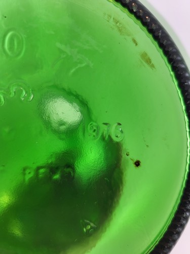 Vintage Mid Centuy Modern 1976 Wine World Green Glass Wine Decanter 1.5 L 11" - Picture 6 of 6