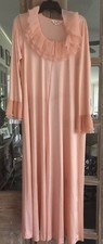 Ruffled Peach Long Robe Sleeved Sz 14 VANITY FAIR USA Zip Vntg Beautiful