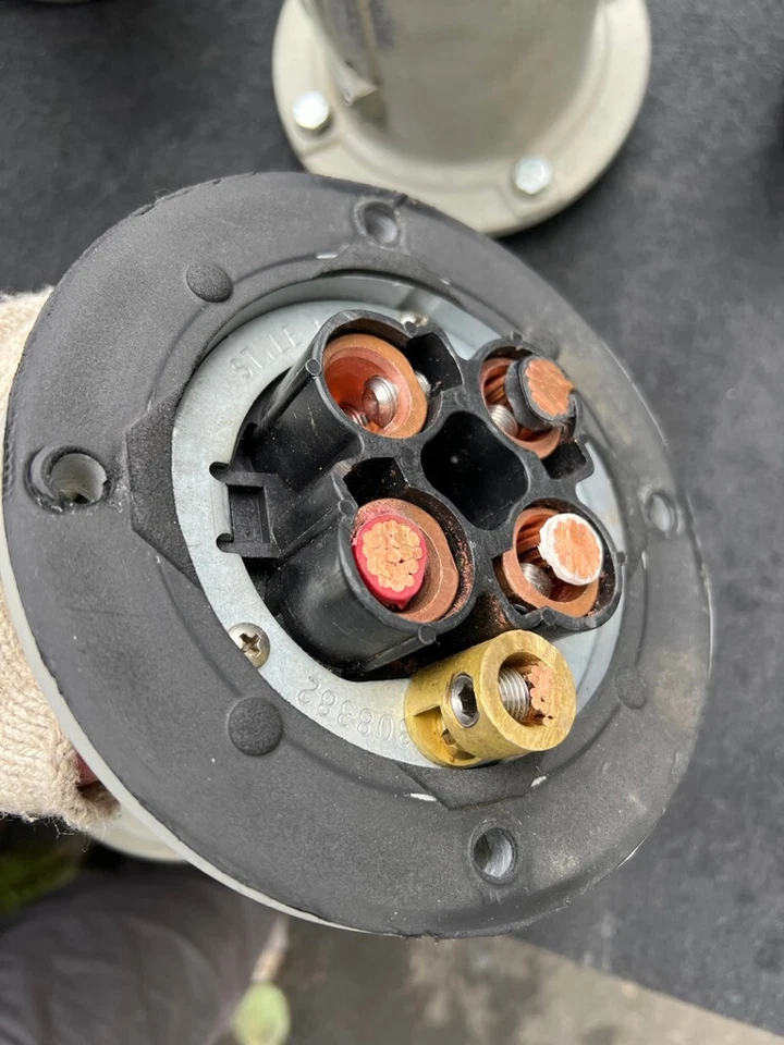 Appleton AR20044RS  200A *4W * 600V * 4P Powertite Receptacle #304688 * Telecom* - Image 3 of 4