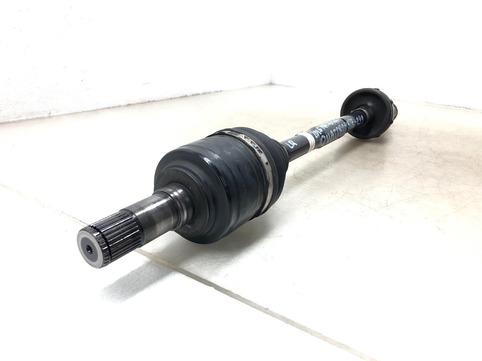2014-2020 MASERATI QUATTROPORTE AWD RIGHT PASSENGER REAR AXLE SHAFT OEM.