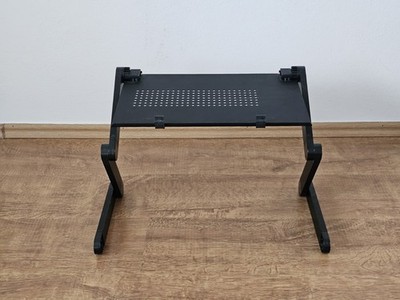Ein Funktionaler Laptopständer Laptophalter/Multifunctional Laptop Table