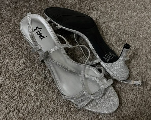 Women’s FIONI Silver Glitter Open-Toe Buckle High Heel Shoes Size 8W - Picture 2 of 6