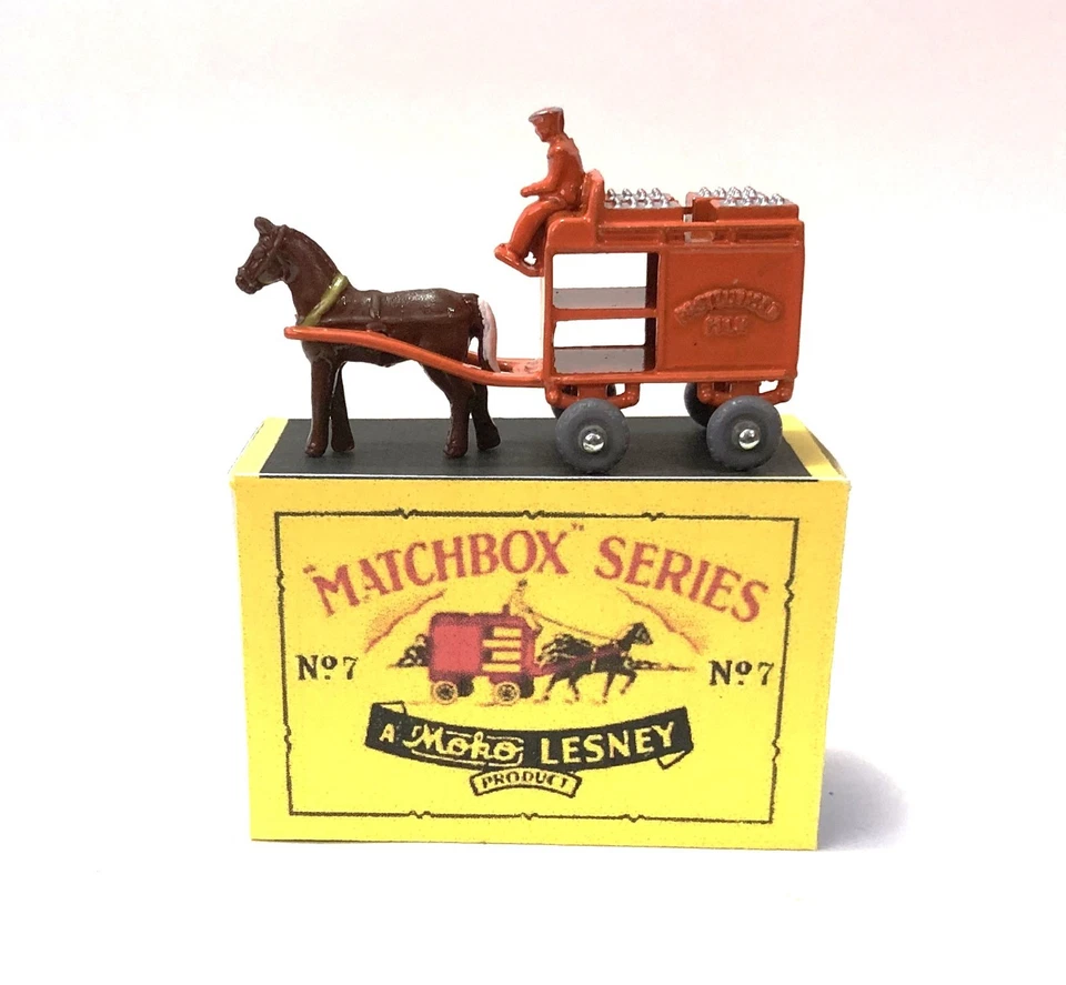 Expertly Restored Vintage Lesney Matchbox 7a Silver Crate Milk Float, repro box. - Image 2 of 4
