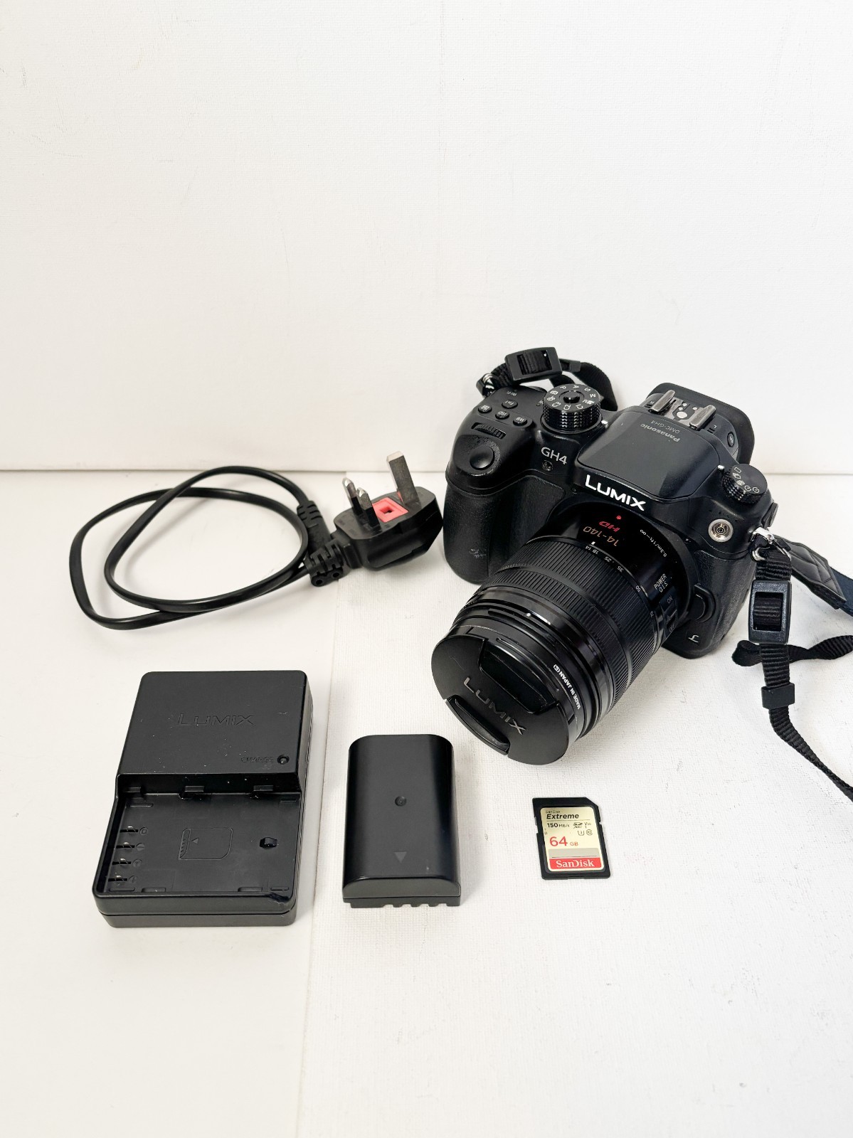 Panasonic LUMIX DMC-GH4 16.0MP 4K Digital Camera & 14-140 Lens | 5k Shutter