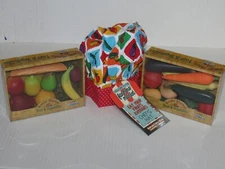 Battat Market Pretend Food - Vegetables And Fruits Very Realistic 2 Boxes + Hat