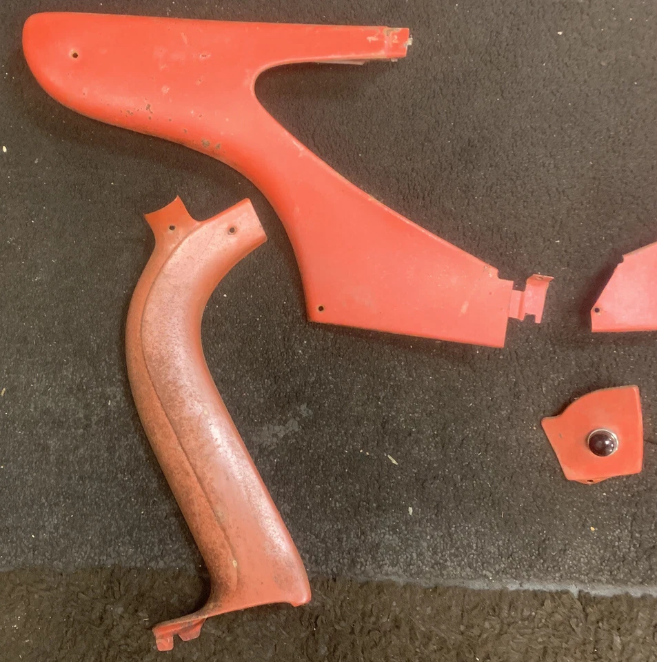 Buick LeSabre 1959 y 1960 4 puertas HDTP interior moldura de parabrisas con luz de freno E Foto 2 de 4