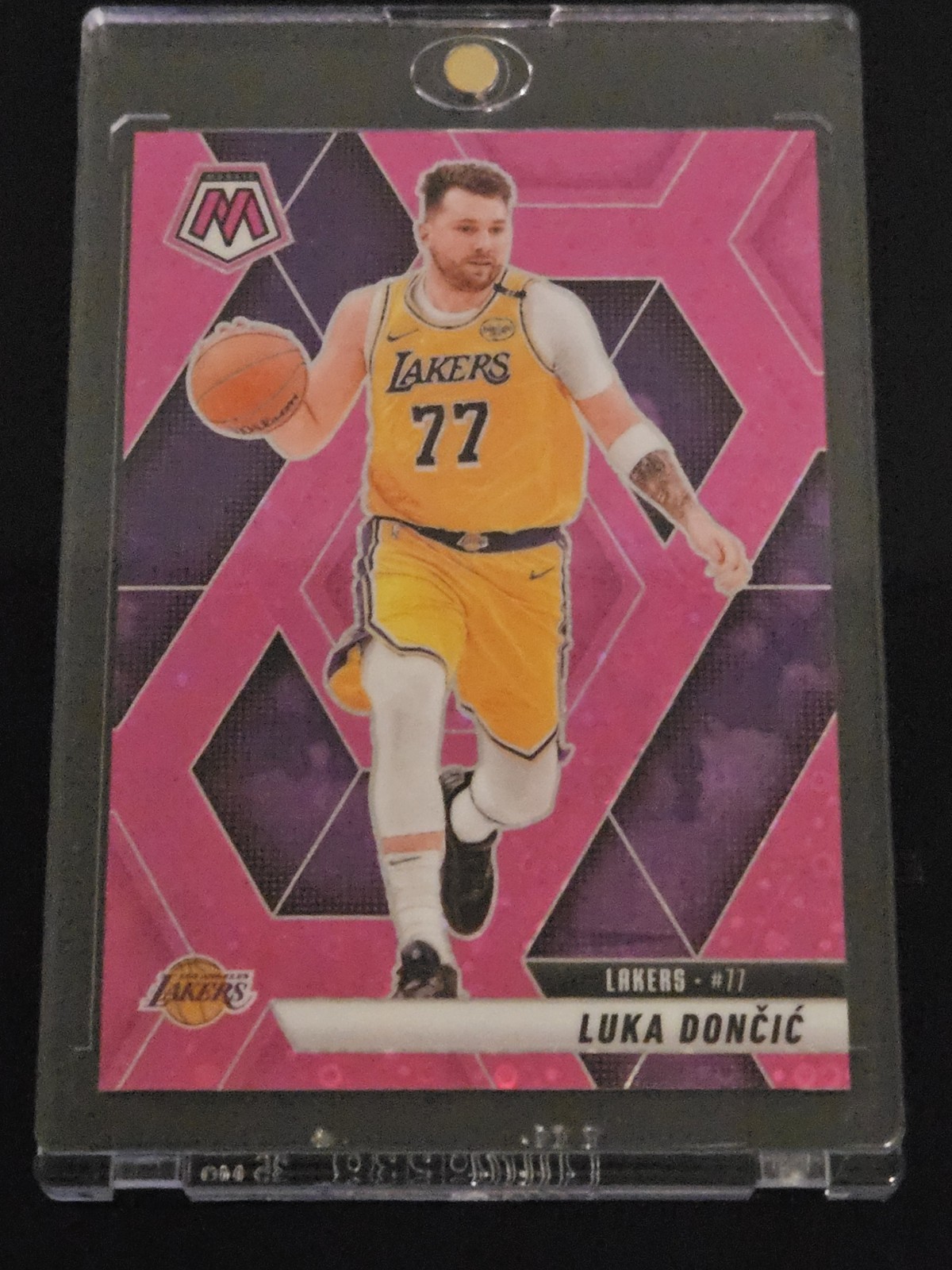 Luka Doncic 2024-25 Mosaic Fast Break #100 Pink Disco /20